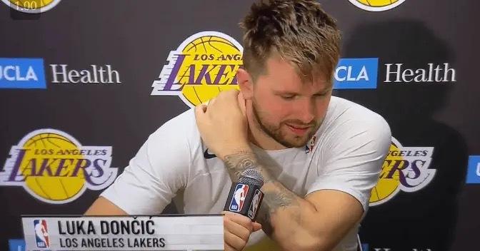 开云官网-球员在赛后接受采访谈及比赛心得