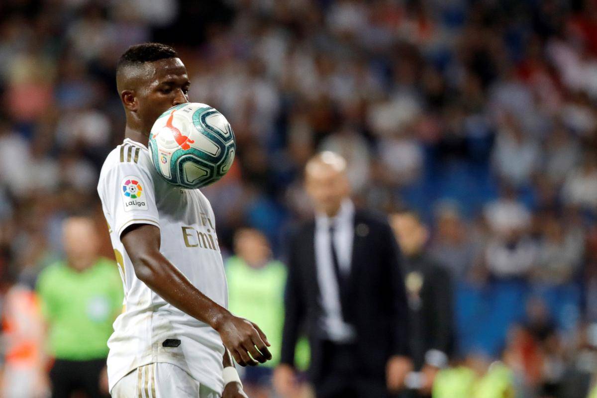 关于巴拉多利德击败奥萨苏纳，升至中游的信息