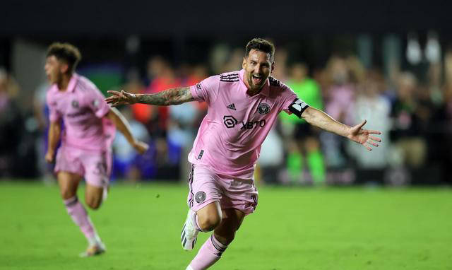 国际比赛吸引球迷目光，球员们展现实力