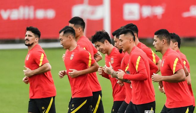 包含强强对话引发球迷狂热精彩纷呈的词条