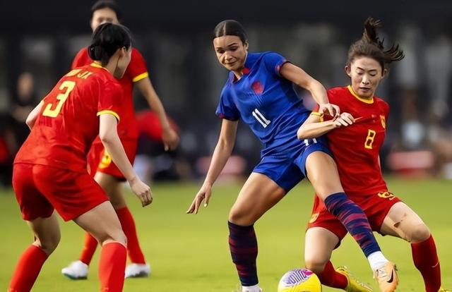 包含国际女足比赛战术精准，团队默契协作助力胜利的词条