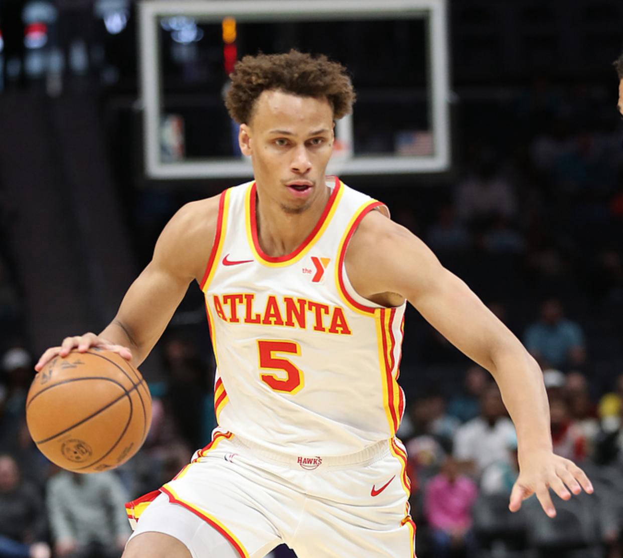 开云下载-老鹰主场击败魔术，年轻球队表现稳定赢得胜利的简单介绍