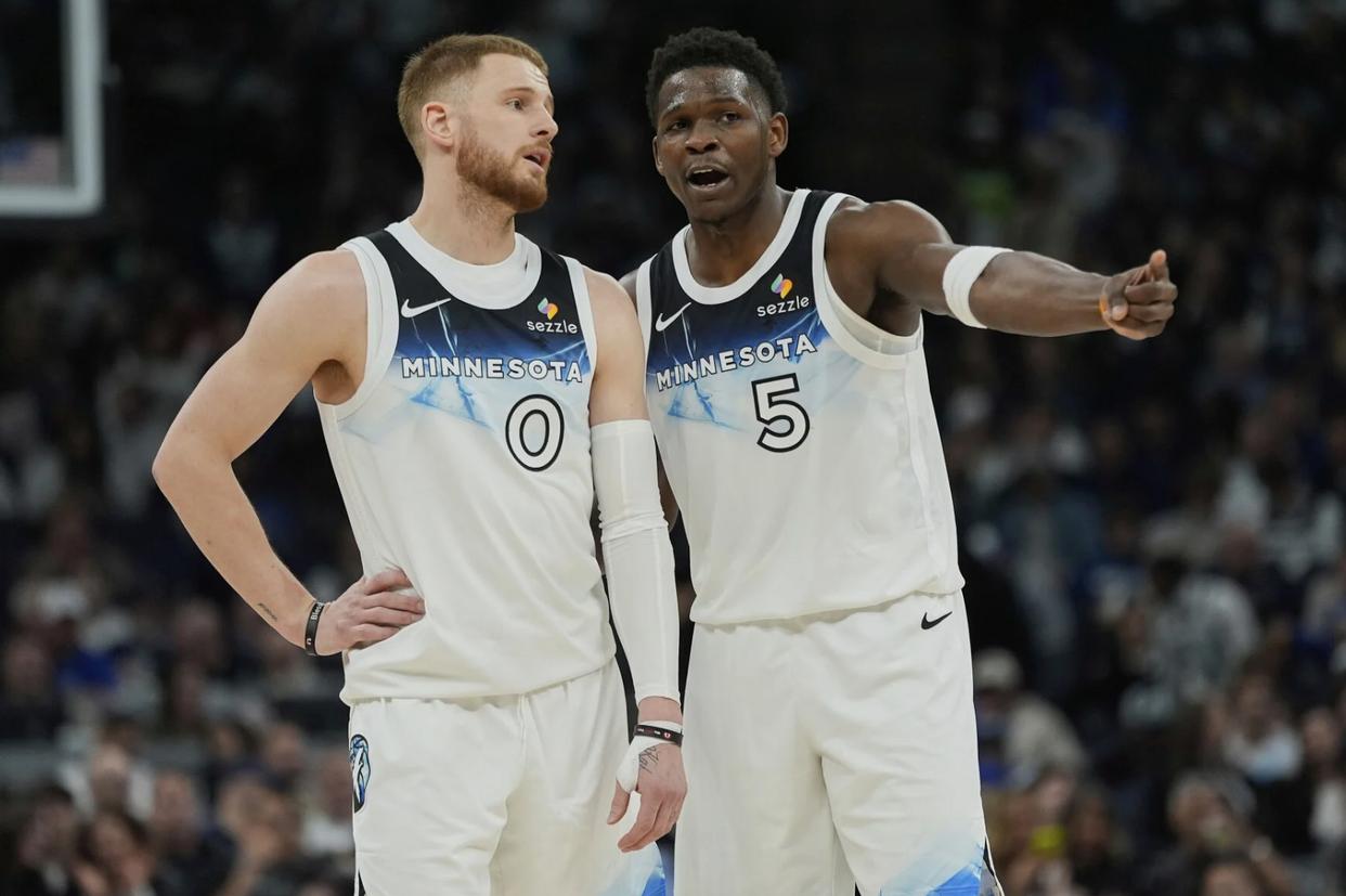 开云体育在线-爵士队主教练赞扬球队表现，期待未来比赛