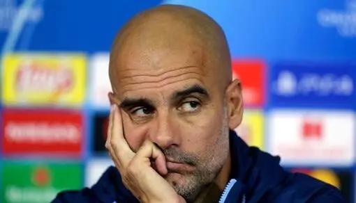 开云体育在线-瓦朗谢纳队员因红牌被罚下场