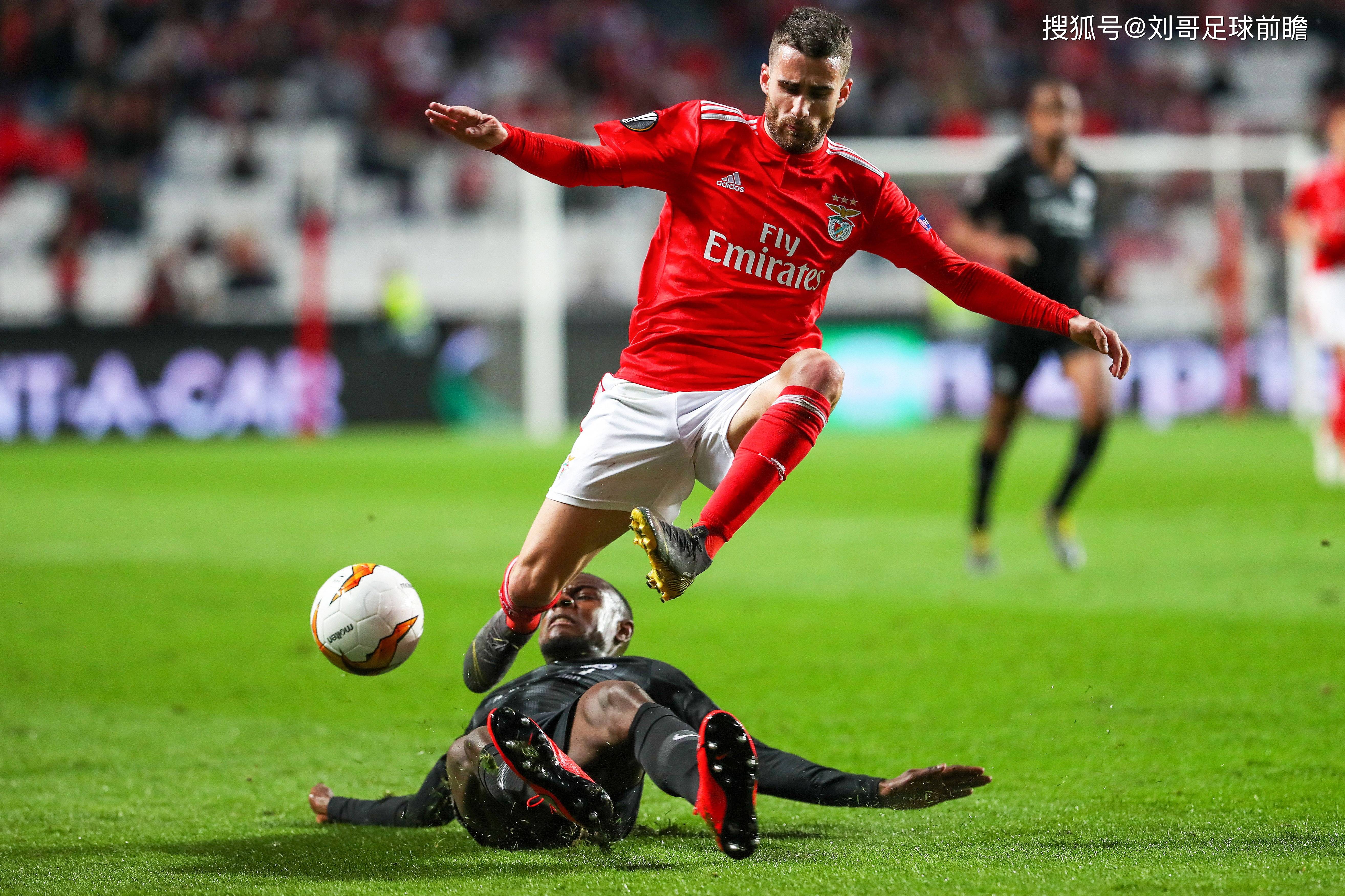 关于本轮英超:巴萨击败英格兰,引发热议的信息 关于本轮英超:巴萨击败英格兰,引发热议的信息