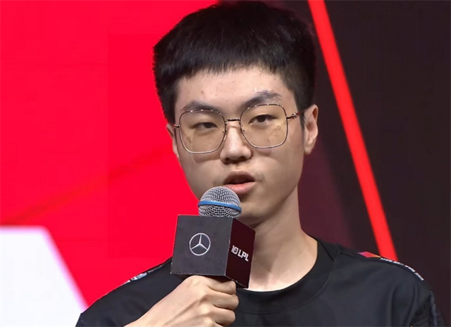 开云体育官方网站-FLY横扫RNG，Scout操刀奇招英雄翻盘半决赛3:1（巴黎）