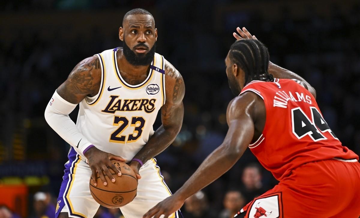 开云体育在线-骑士遭遇不敌太阳，小詹姆斯难救主