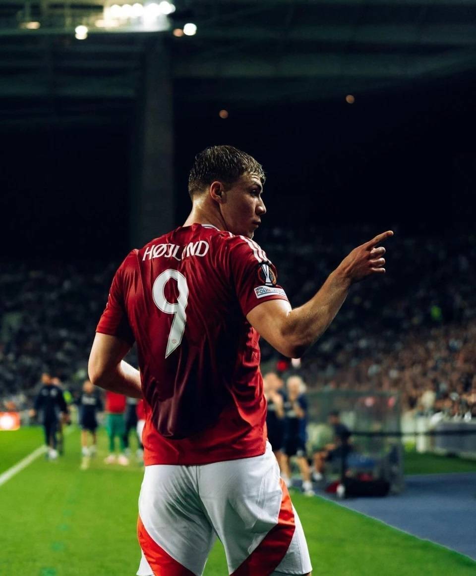 丹麦国家队拼搏斗志，坚守晋级希望的简单介绍