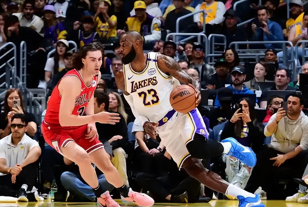 开云体育官方网站-老鹰主场一波流击败湖人