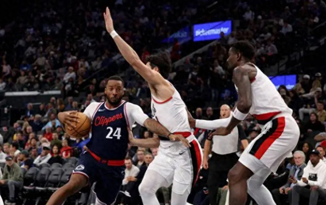 开云平台-快船客场击败湖人，赢得关键战