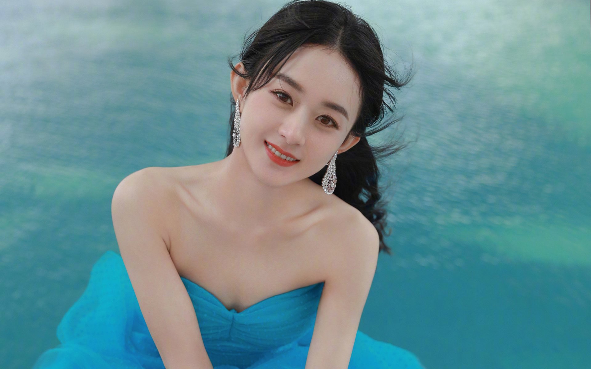 德甲争冠战之夜,当英格拉姆式错位彻底打爆钢铁防线