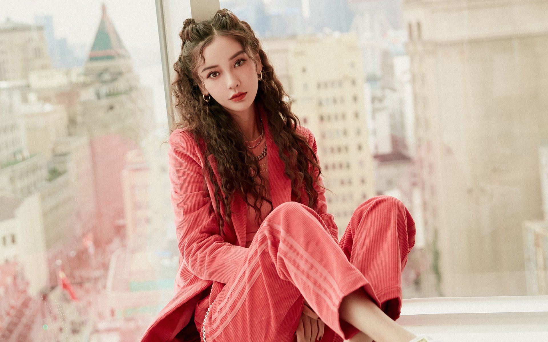 开云平台-慈善赛上演魔幻剧本！塞内加尔全明星猎豹突袭安菲尔德，伊布天神下凡一锤定音